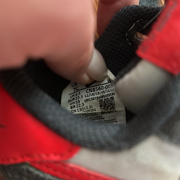 Kids Nike shoes, US size 7C (toddler) - Picture 2 of 2